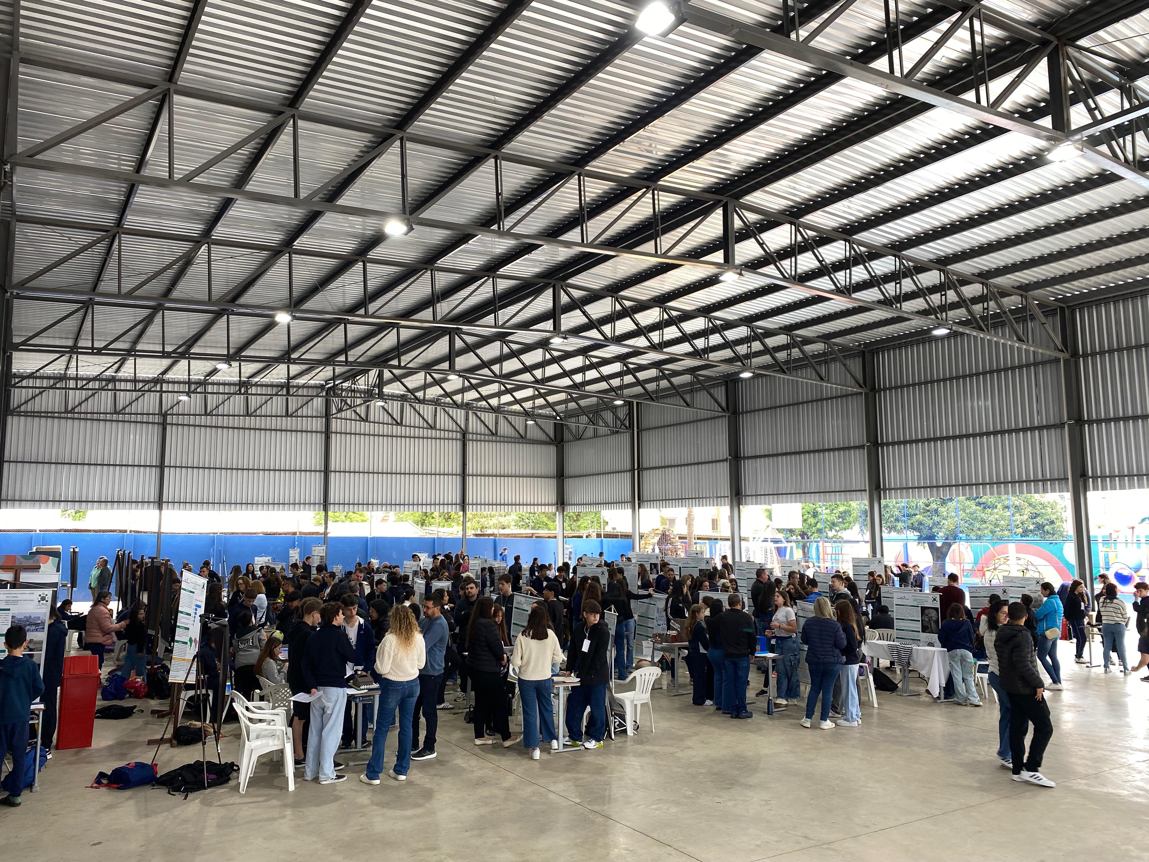 Outra imagem da Mostra Científica